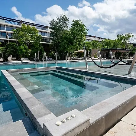 New & Exclusive Apartment In Quiet Playacar Pool Gym